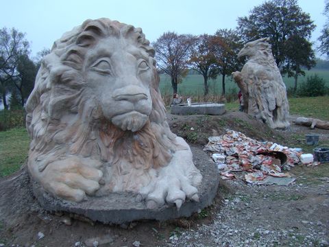 nové sochařské výtvory u Pilské nádrze