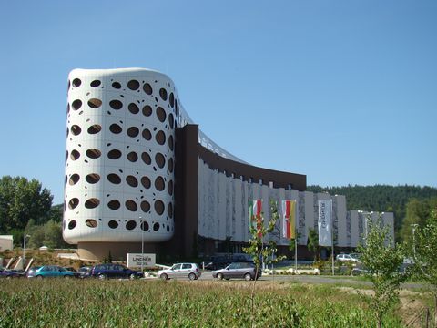 kukuřice u kongresového centra v Klagenfurtu