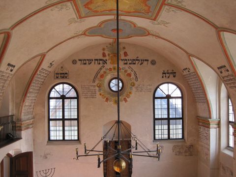východní stěna synagogy