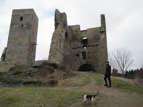 s kočkou na romantickém hradě