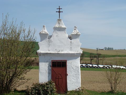 kaplička u Červené Lhoty