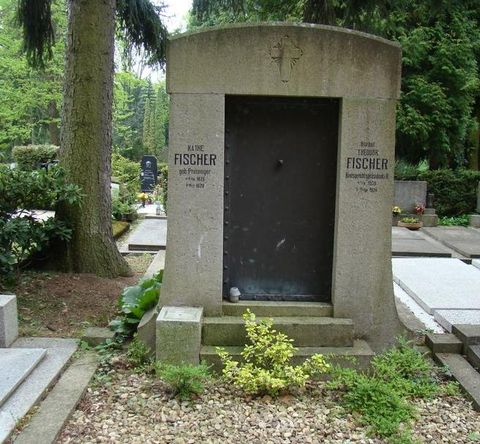 hrob Theodora Fischera na katolickém hřbitově