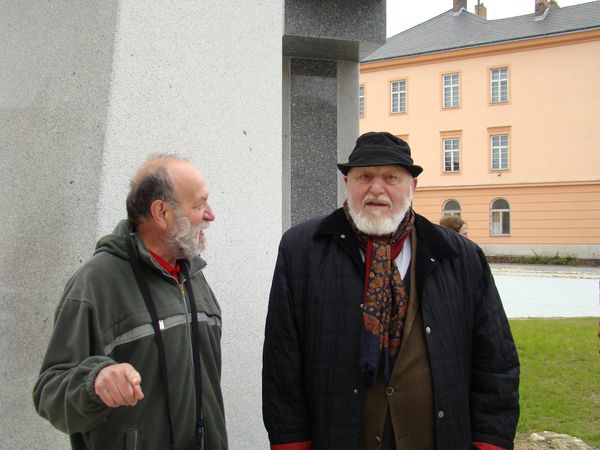 sochař Jan Koblasa s Josefem Poukarem