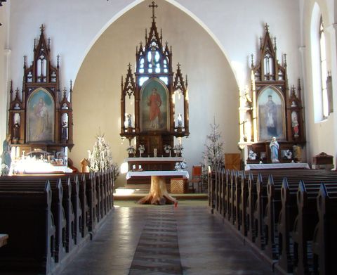 interiér kostela na Kvildě
