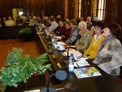 turisté v zasedacím sále jihlavské radnice