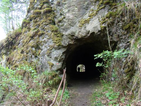 tunel v Příběnické skále