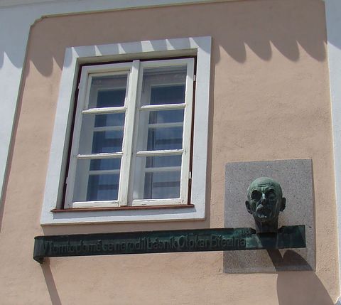 pamětní deska na rodném domku Otokara Březiny byla odhalena 15. 5. 1932