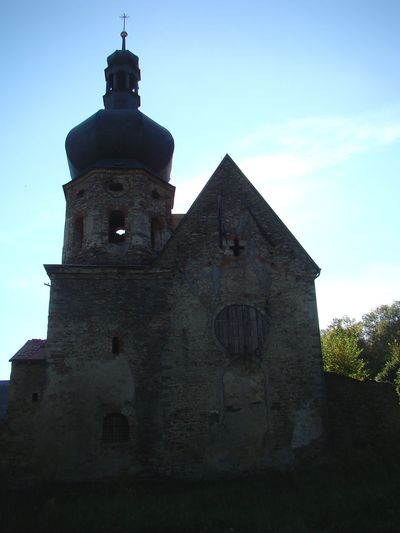 klášter Pivoň