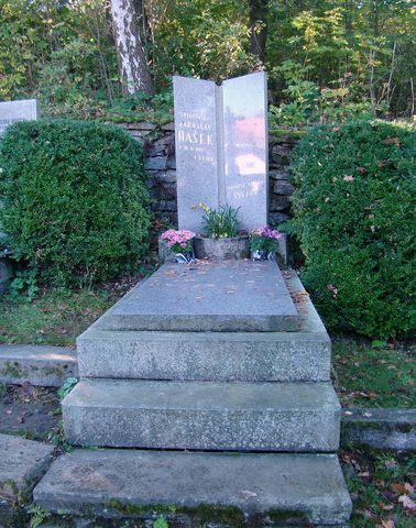 hrob Jaroslava Haška na lipnickém hřbitově