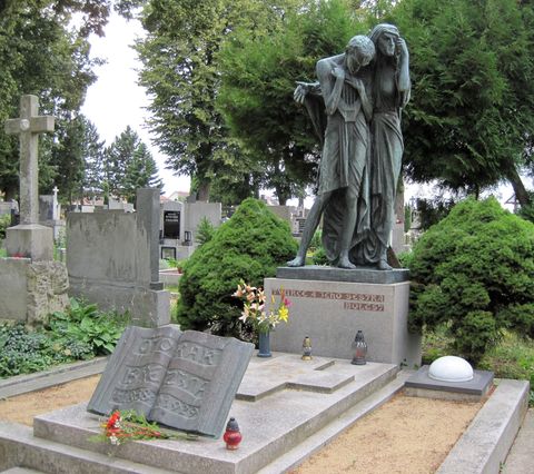 hrob Otokara Březiny na jaroměřickém hřbitově