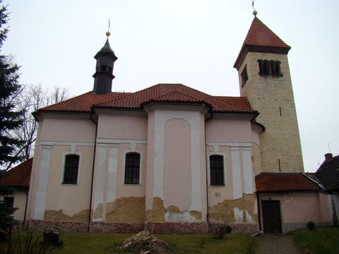 opravy kostela v Řeporyjích stále probíhají
