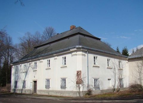 budova bývalých Svatoanenských lázní u Pohledu