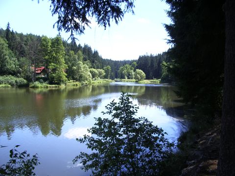chaty u přehrady Vřesník
