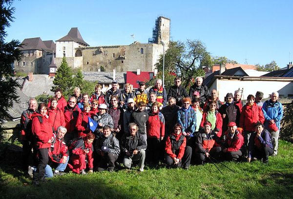 účastníci semináře vedoucích a cvičitelů turistiky ve Světlé nad Sázavou