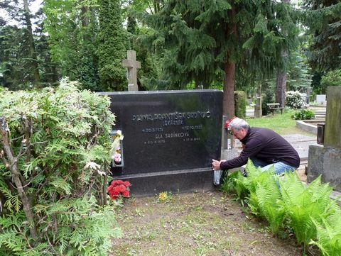 hrob zakladatele KČT Čeřínek Františka Srdínka