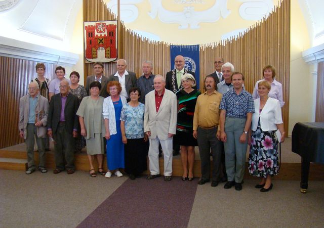 funkcionáři odboru, oblasti a ústředí s představiteli města a bratry Reynkovými