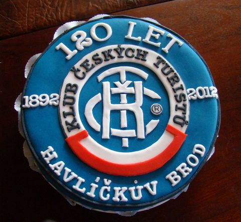 slavnostní dort měl stejný dezén jako odznak vydaný ke 120. výročí založení odboru