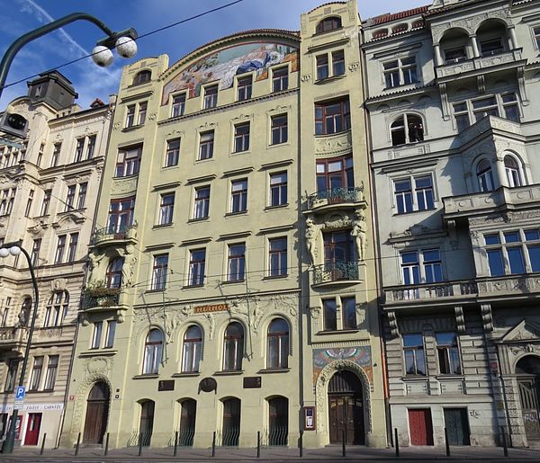 secesní dům Hlaholu; www.svatosi.cz