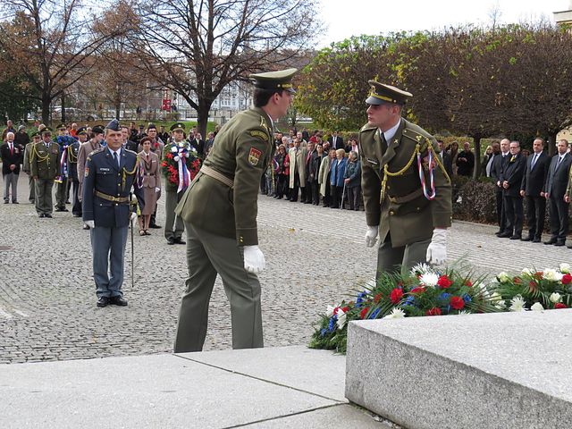 pietní akt byl velmi důstojný; www.svatosi.cz