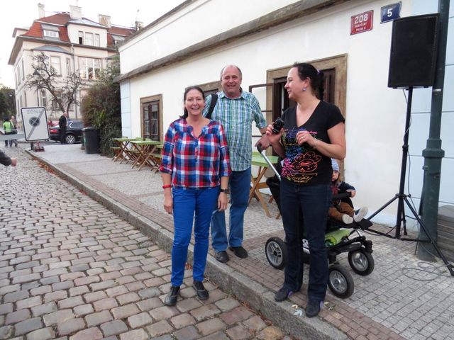 starostka Kamenice paní Jelenová s rodinou se zúčastnila pražských oslav založení republiky; www.svatosi.cz