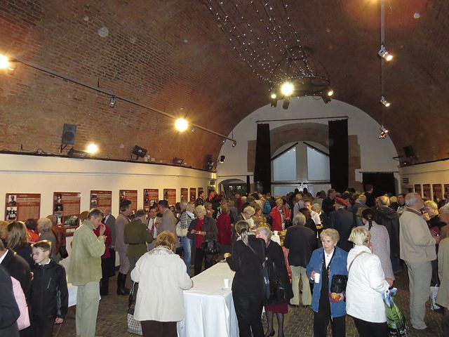 v prostorách Písecké brány je atraktivní společenské centrum městské části Praha 6; www.svatosi.cz