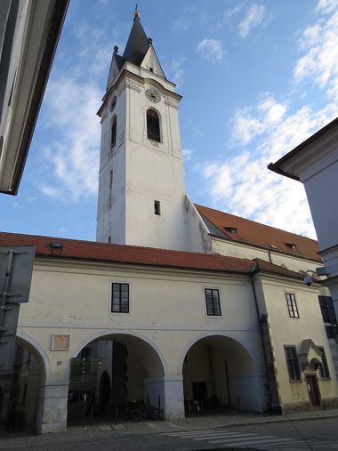 věž kostela sv. Jiljí a Panny Marie Královny nebes v Třeboni