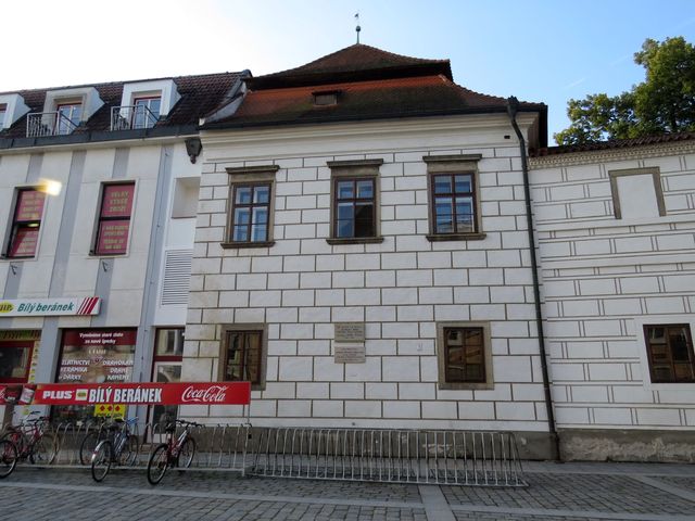 jeden z historických domů na třeboňském hlavním náměstí