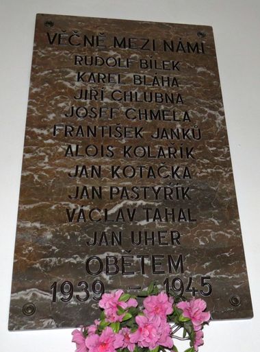 pamětní deska obětem z válečných let