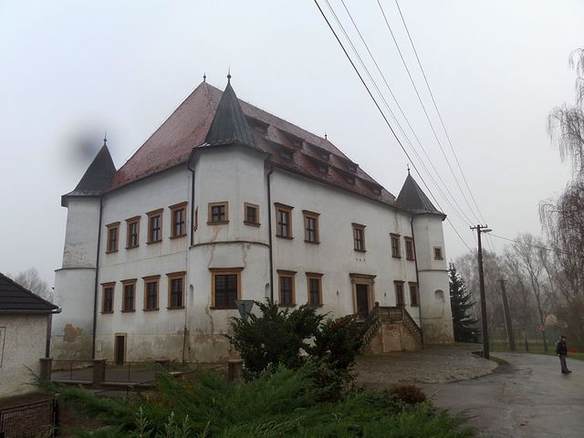 opravený zámek v Boskovštejně čeká na využití