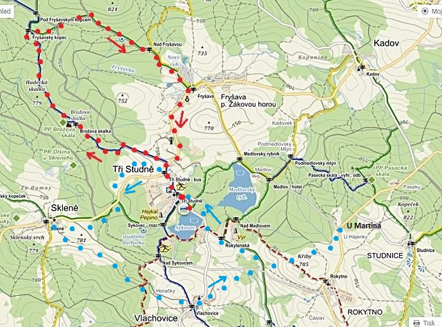 ze Tří Studní na Brožovu skalku, Fryšavský kopec a do Fryšavy, pak zpět na Tři Studně - červeně značená trasa; běžkařská vyjížďka je značená modře 22.2.2015