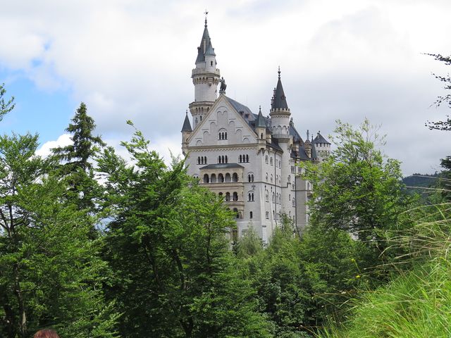 zámek Ludvíka II. Bavorského je krásný ze všech stran