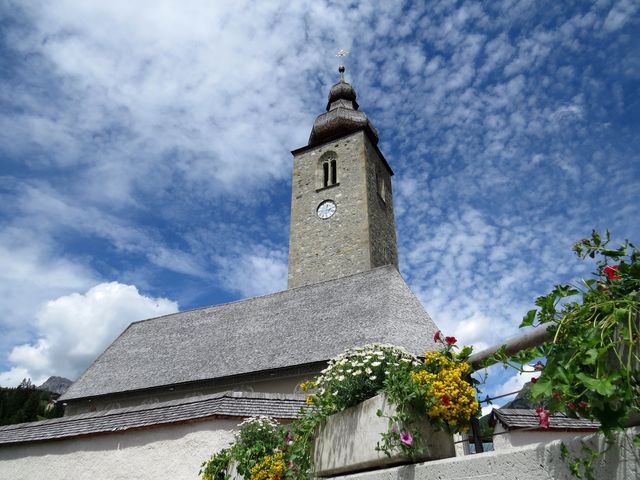 farní kostel sv. Mikuláše v Lechu - postaven v roce 1400