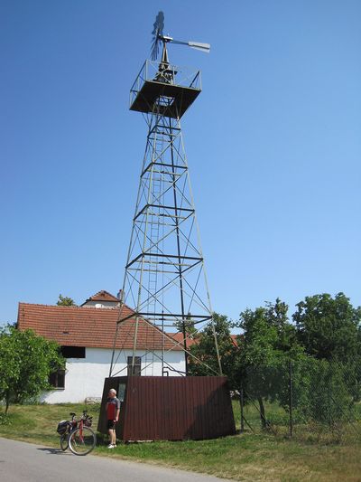 větrné čerpadlo, technická památka v Chlumu; www.svatosi.cz