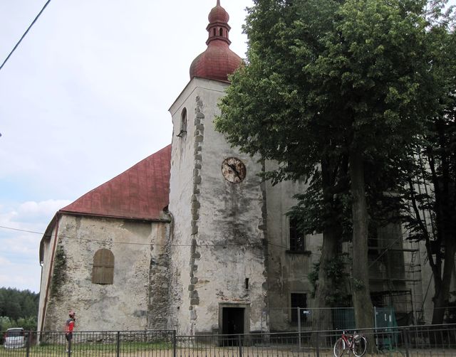 jihovýchodní stěna kostela sv. Anny v Přibyslavicích je součástí barokního poutního chrámu