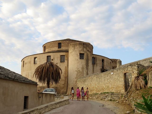 strážní věž hlídala severní pobřeží Korsiky