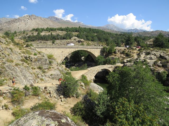 mosty přes řeku Golo