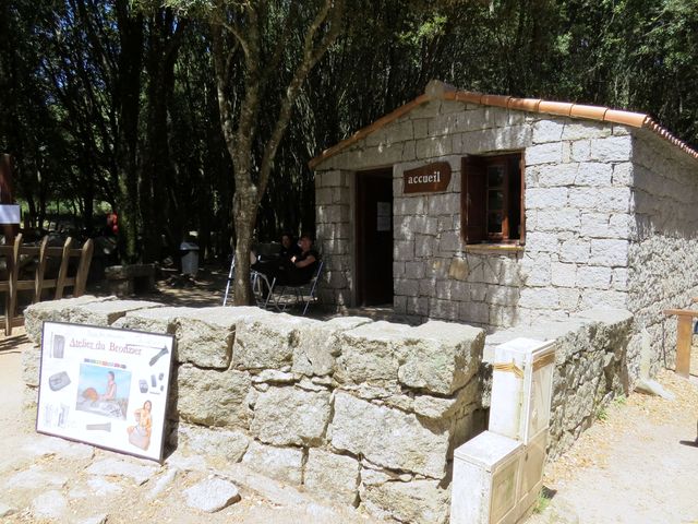 vchod do prehistorického sídliště Cucuruzzu