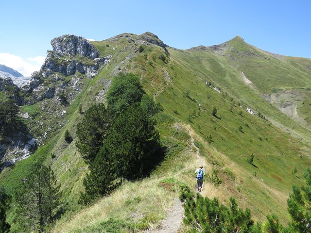 výstup na další vrcholky nad údolím - hranice s Albánií