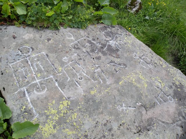 kresby na kameni pocházejí z neolitu - foto Martin Mitaš