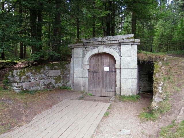 Dolní portál Schwarzenberského kanálu na Jeleních Vrších