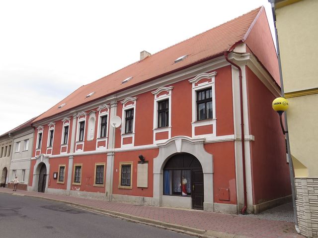fara v Třebenicích, kde byl zavražděn P. Dr. Kubíček