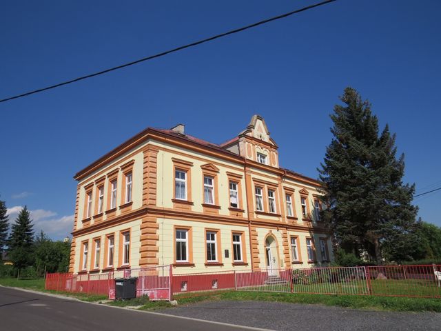 bývalá škola v Háji u Duchcova, kde učil Jan Zelenka-Hajský