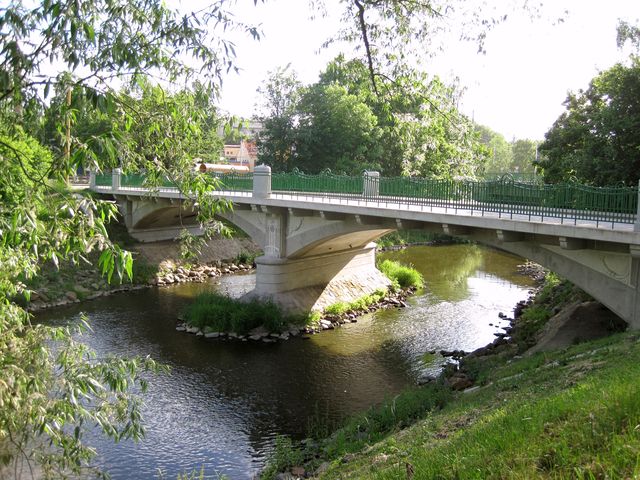 secesní most z roku 1908 prošel před několika lety rekonstrukcí; www.svatosi.cz