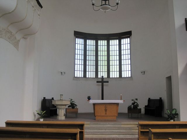 interiér evangelického kostela v Duchcově; bývají zde bohoslužby církve čsl. husitské