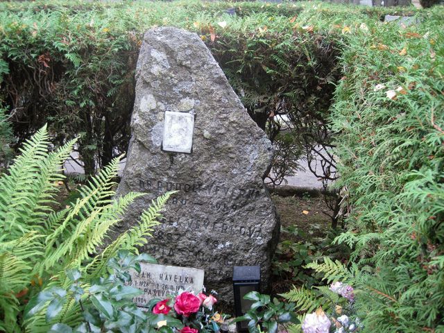 hrob rodiny Veverkových
