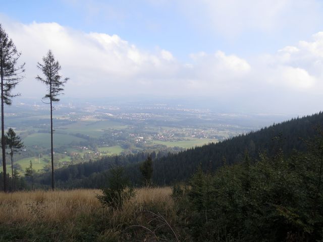 výhled ze svahu Javorového na Třinec a Český Těšín