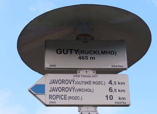 rozcestí Guty-Rucki vyvolává vzpomínky na mládí; www.svatosi.cz