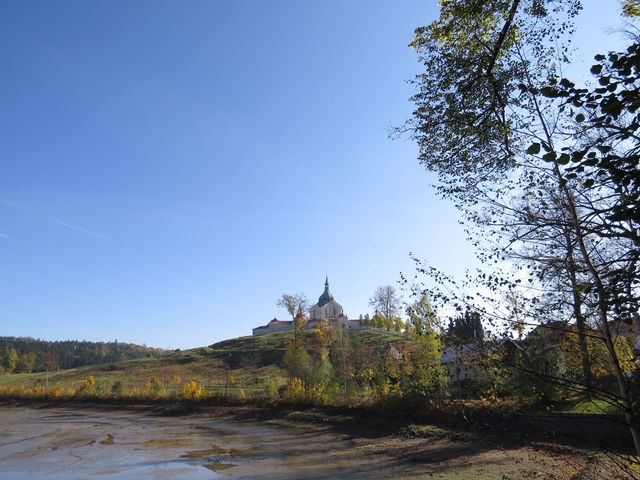 pohádkový pohled na kostel na Zelené hoře u Žďáru nad Sázavou