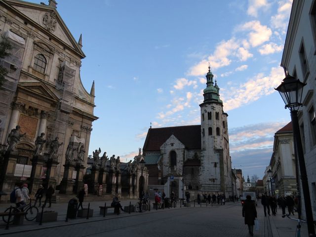 na Grodské ulici, nejstarší části centra města, tzv. Královské cestě, je kostel sv. Ondřeje z 11. století, který přestál tatarský nájezd v roce 1241