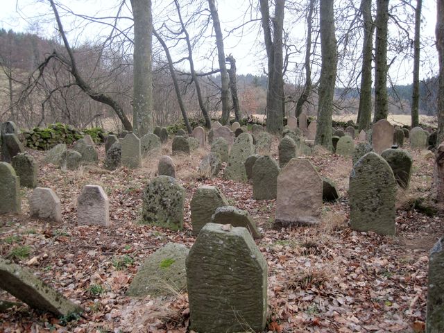 hřbitov byl založen asi v polovině 17. století